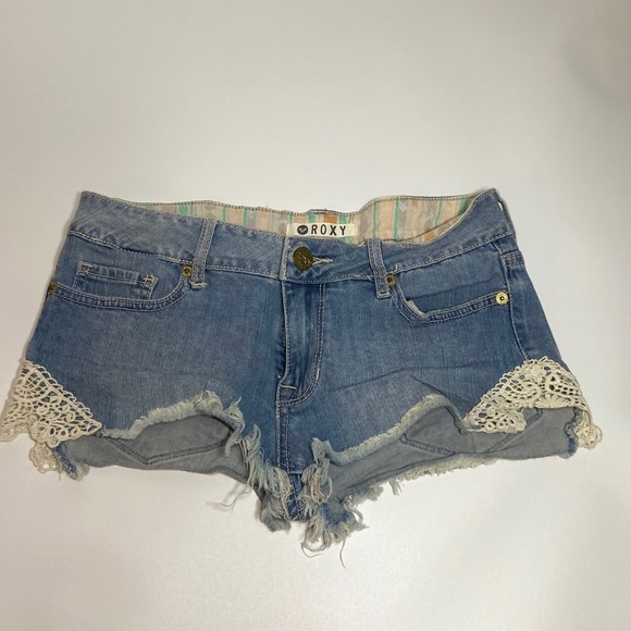 Womens shorts with lace on each side - Picture 8 of 8